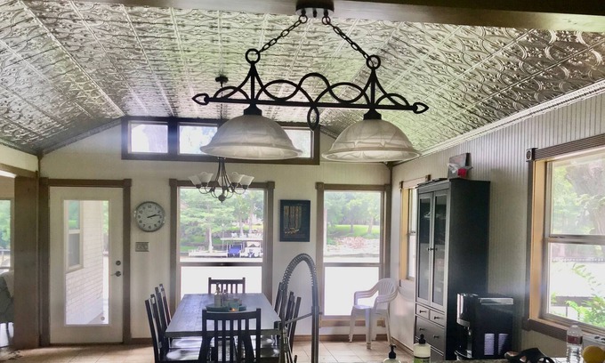 McQueeney House | Stay on Lake Mcqueeney for The Bandit Golf Getaway or New Braunfels Tubing!