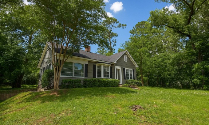 Meridian House | Stay on Magnolia Hill 2BR Cottage in Meridian, Mississippi with Southern Charm
