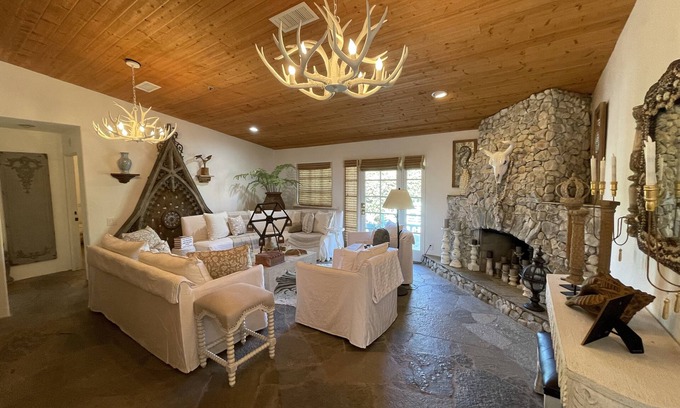 Cathedral City Cove House | Stay PALM and Carry on! nPool, Hot tub, and Firepit n30-day minimum stay.