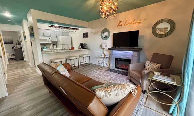 Table Rock Condo | Stay & Play Golf Package, 2 Pools and Hot Tub, Great Views, Near Lakes