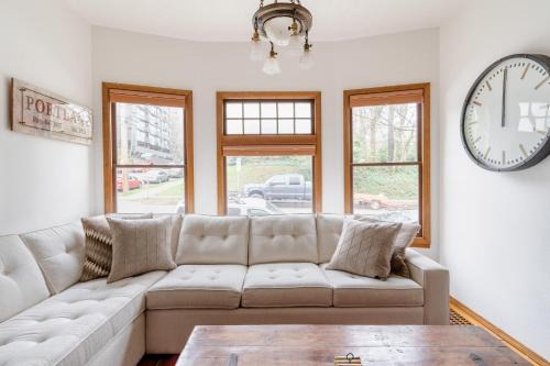 Goose Hollow House | Stay Portland Collection - Preserved 1907 Classic Craftsman - 92 WalkScore