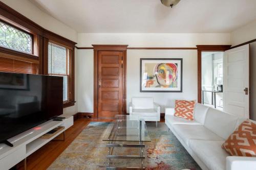 Kerns House | Stay Portland - Historic PDX Home - Sleeps 10, Perfect Location