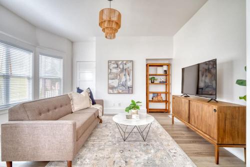 King House | Stay Portland - Soul District Mansion - Food Carts & Local Shops