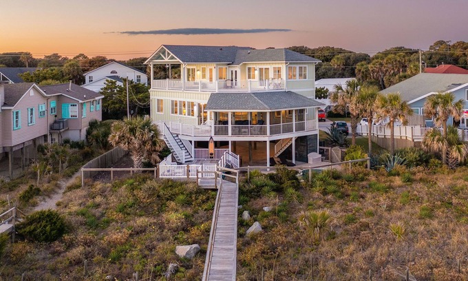 Folly Beach House | Stay @ Sea Salt! Heated Oceanfront Pool!