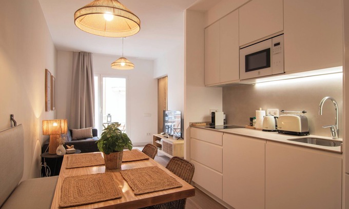La Maternitat i Sant Ramon Apartment | Stay U-nique Apartment Comte Güell