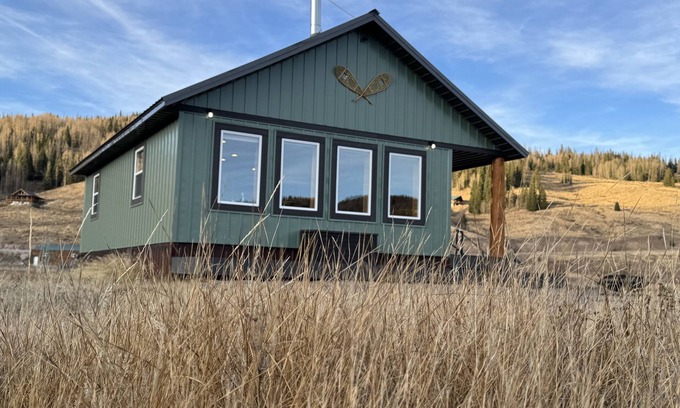 Antonito Cabin | Stay where you play! Cumbres Cabins four season rental.