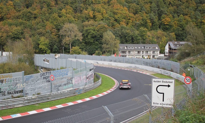 Adenau Apartment | Stay with excellent view on the Track