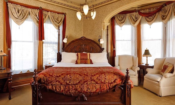 Central Business District Bed & Breakfast | Stay with us and you'll see why we are ranked #1 lodging in Kalamazoo.