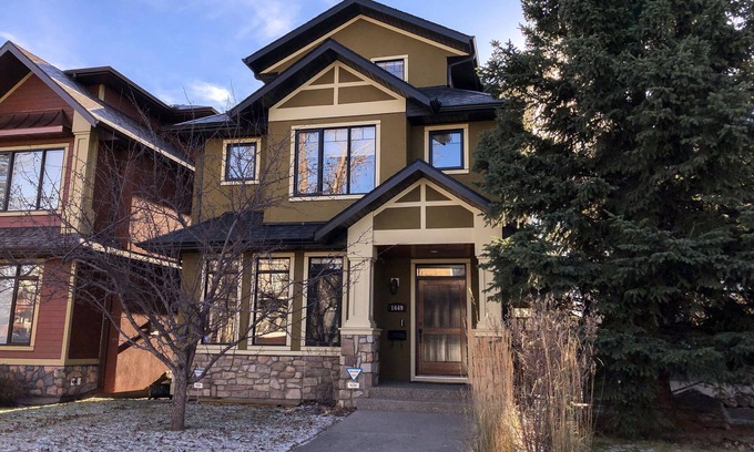 Kensington House | Stay, work and relax… Executive House in NW Calgary