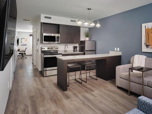 Waco Hotel | stayAPT Suites Waco