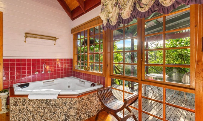 Mount Dandenong Cabin | StayAU Owls Croft Picturesque Cottage Valley View