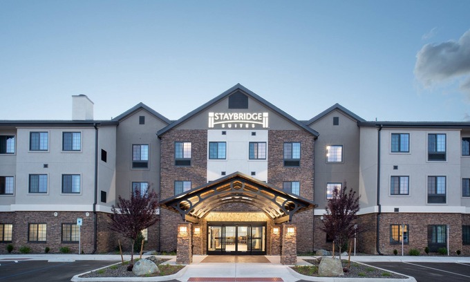 Carson City Hotel | Staybridge Suites Carson City - Tahoe Area by IHG