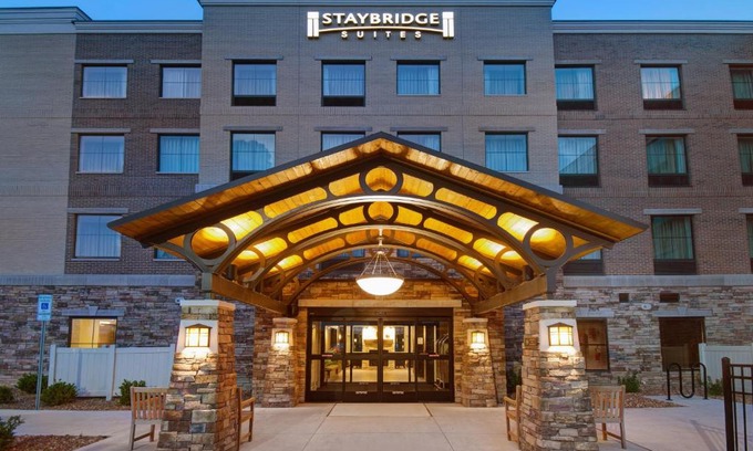Sterling Heights Hotel | Staybridge Suites - Sterling Heights -Detroit Area by IHG
