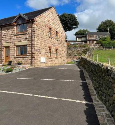 Tunstall House | Staycation 3-bedroom home with panoramic views free off road parking