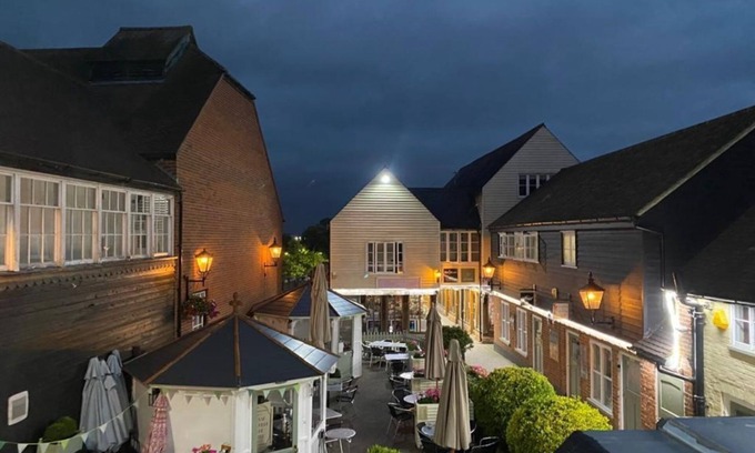 Heybridge Apartment | Staycations Maldon Suites