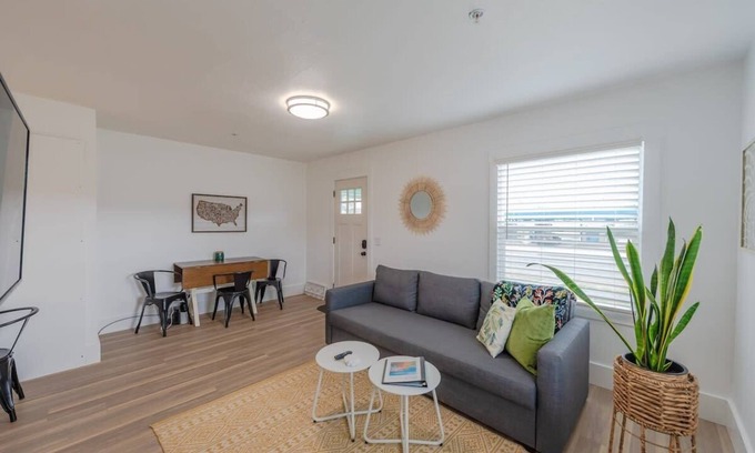 Coos Bay House | #StayInMyDistrict Cypress Cottage Coos Bay