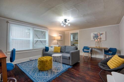 Coos Bay Apartment | #StayinMyDistrict Heritage House Pet Friendly Apartment