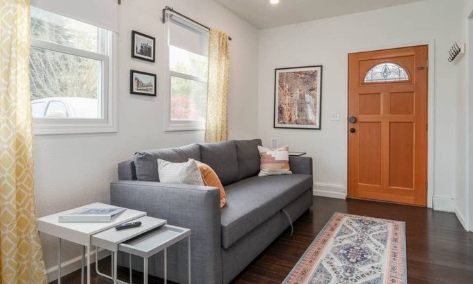 Kenton Apartment | #StayinMyDistrict Kenton Private Guest House