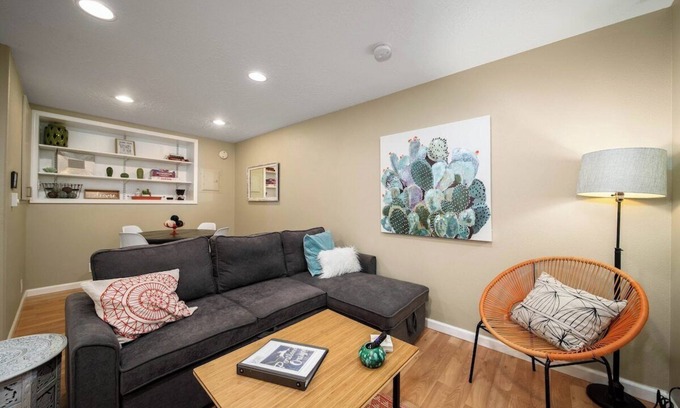 Northwest Portland Apartment | #StayinMyDistrict St Johns Forest Park Apt