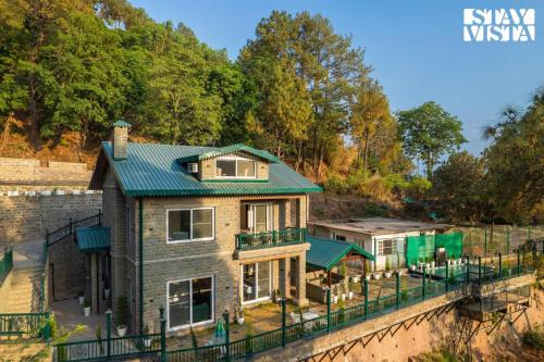 Kasauli Villa | StayVista at Cas Mir 4BHK Private Pool Villa, 5 km away from Mall road in Kasauli