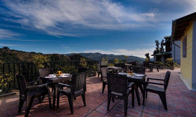 Kasiyalekh Villa | StayVista at Dream Cottage 4