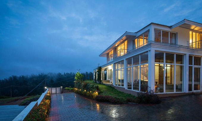 Pudumund Villa | StayVista at The Lilly Ooty with Breakfast