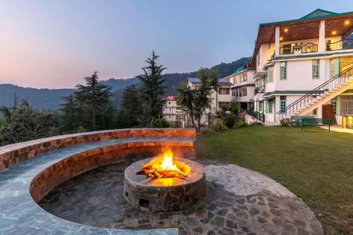 Chail Villa | StayVista at Valleys & Peaks 4BHK Villa in Chail with Valley view