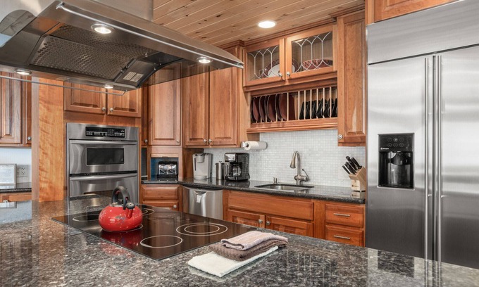 Steamboat Springs Condo | Steam Shower in Unit, Ski In Ski Out, Outdoor Hot Tub