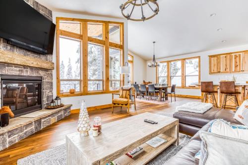 Government Camp House | Steel Lane Hideaway