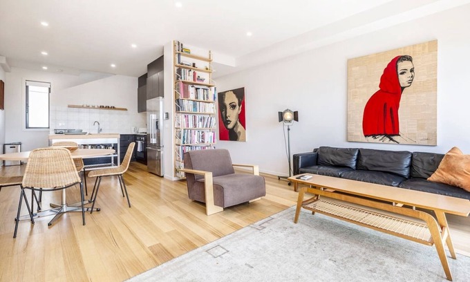 Northcote Apartment | Steel Panorama Industrial Chic off High Street