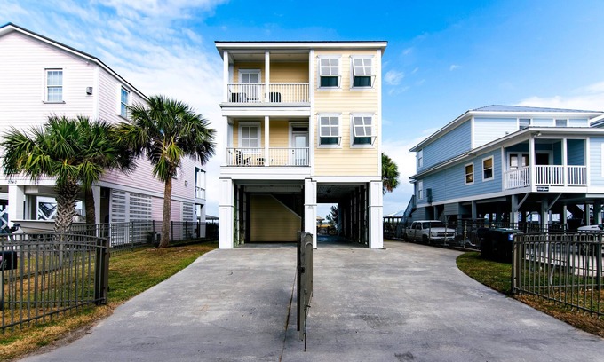 Ocean Ridge House | Steel Waters – Luxury Deep-Water Retreat with Private Dock & Stunning Marsh Views