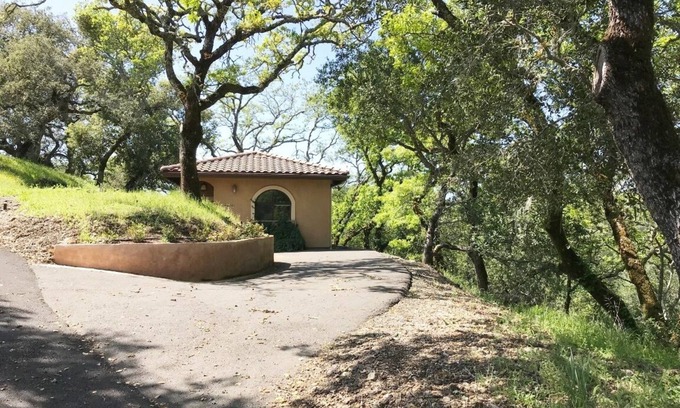Santa Rosa Cottage | Steelhead Creek Vineyards Garden Casita