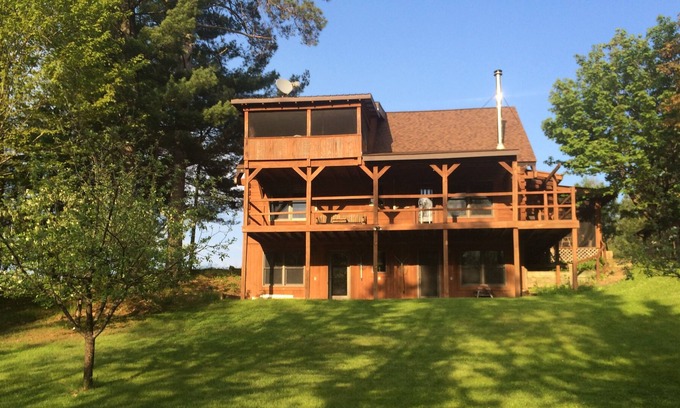 Nadeau House | "Steelhead Lodge" Log Home On The Big Cedar River