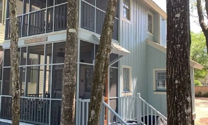 Steinhatchee Resort | Steinhatchee Landing Resort - #11 Ginger - Newly decorated - Dog Friendly