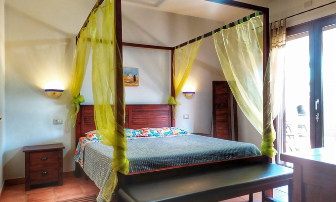 Olia Speciosa Apartment | STELLA DORADA house for 2 people 5 minutes from the sea.