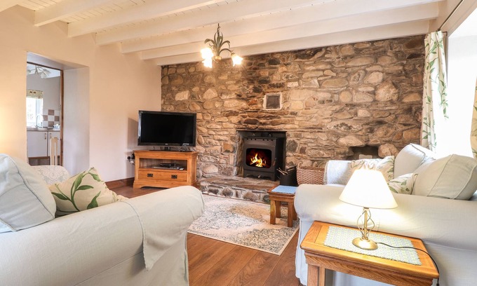 Fishguard House | STEP IN, family friendly, character holiday cottage in Fishguard