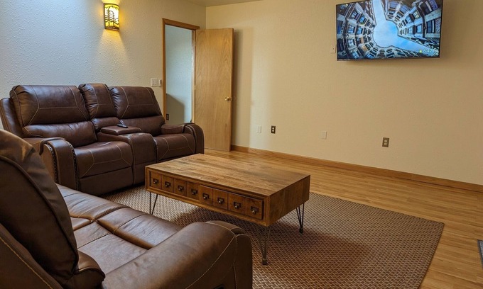 Delta Hotel | Step into a welcoming embrace of comfort and scenic tranquility as you explore this inviting 2-bedroom hotel apartment along the Gunnison River in Delta, CO.