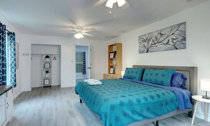 River Oaks House | Step Into Paradise