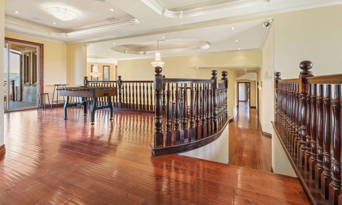 Escondido House | Step into the luxury at this palatial venue in the hills of San Diego.