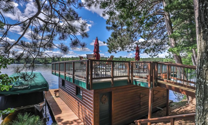 Eagle River House | Stepaway Vacation Rentals-Adlersee Lakehouse on lovely Eagle Lake