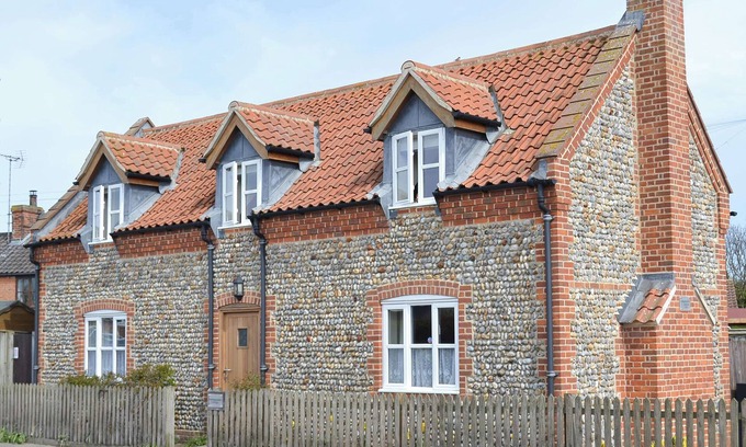 Bacton Cottage | Stepping Stone Cottage