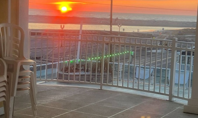 North Wildwood Condo | Steps Away From All the Fun