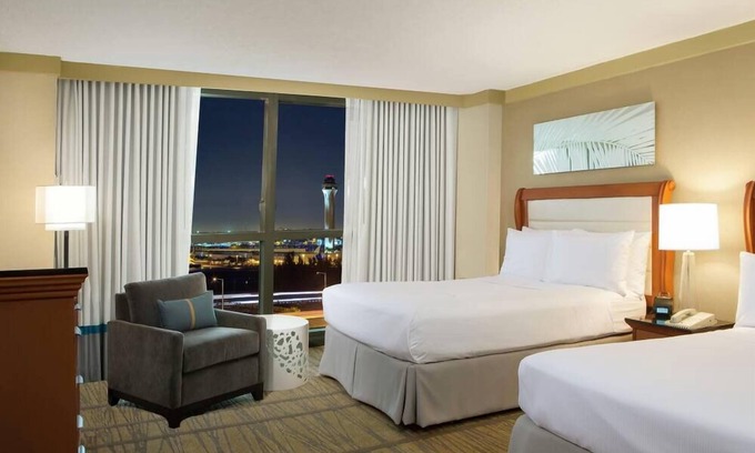 Ludlam Hotel | Steps Away from Miami's Int'l Airport! Free Airport Shuttle + Outdoor Pool