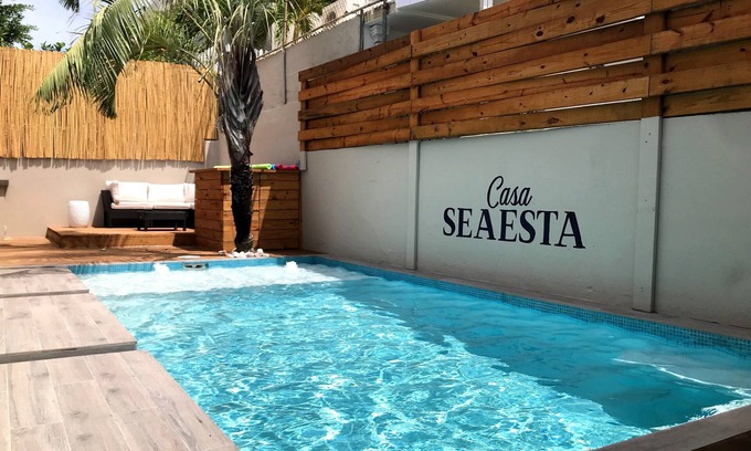 Ocean Park House | Steps away from the beach, this fully stocked house is perfect for your group!
