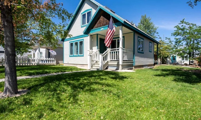 Cody House | Steps from Downtown Cody - Spacious home that sleeps 10!