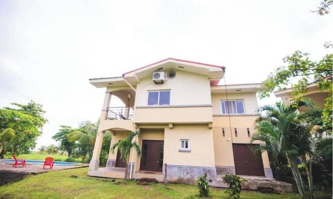 Aserradores House | Steps from the Boom Oceanview