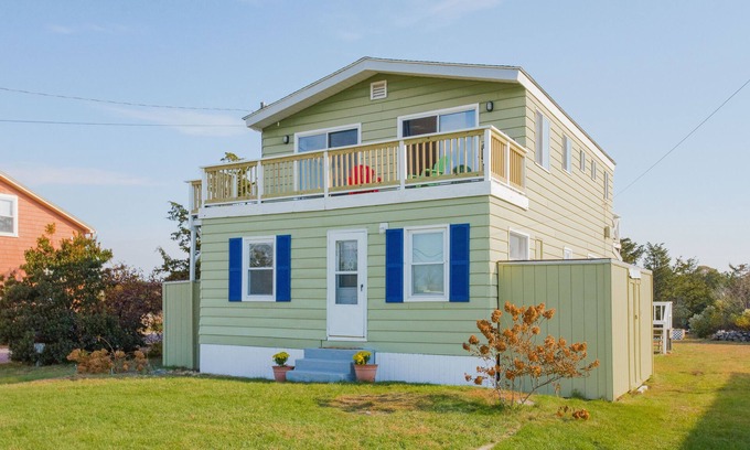 Weekapaug House | Steps to a private beach, spectacular sunsets and kayaking from your backyard!