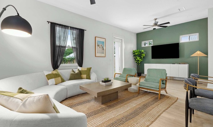 Laguna Beach Estates House | Steps to Beach, Free Heated Pool & Fire Pit!
