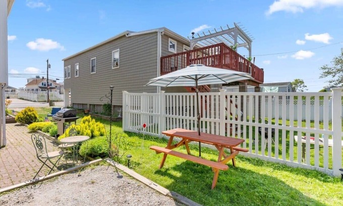 Salisbury Beach Apartment | Steps to Beach | Cozy 1BR | A/C + Parking