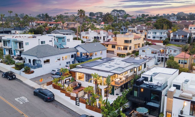 Encinitas House | Steps to Beach+Shops, Oceanview, Hot Tub+Firepit | Moonlight Modern by AvantStay